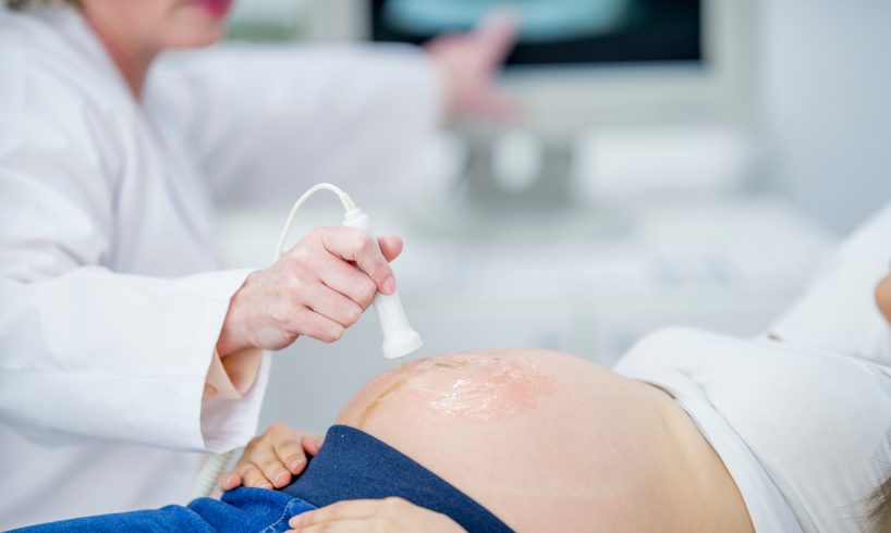 dr. Elizabeth B. Y, Sp. OG, Dokter Kandungan Perempuan Kediri