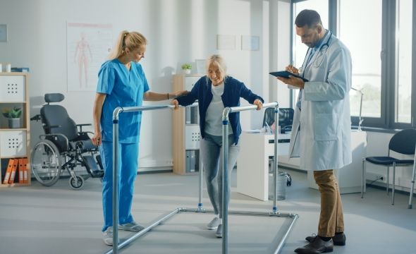 Rekomendasi Dokter Spesialis Fisioterapi Blora, dr. Guntur, Sp. KFR