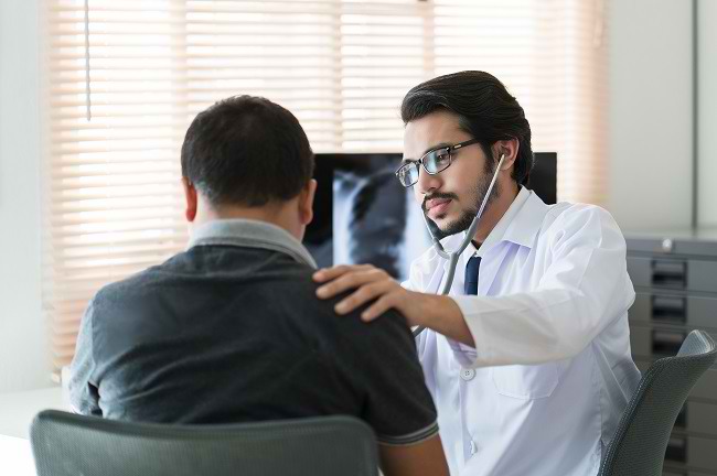 dokter penyakit dalam Blora dr. Fathendra Sp. PD