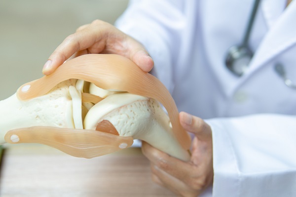 dokter spesialis ortopedi Banyumas dr. Aris K. Sp. OT