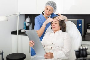 dr. Dwi Aryaningrum, Sp. KK, Dokter Spesialis Kulit Pamekasan
