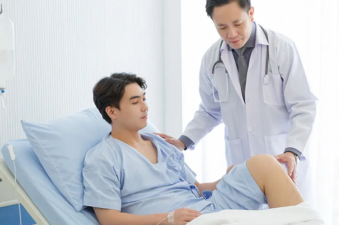 dr. Faesal Abdarrab, Sp. OT (K), Dokter Spesialis Orthopedi Surabaya