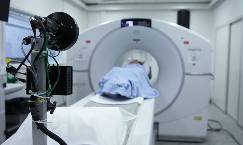 dr. Lucas, Sp. Rad, Rekomendasi Dokter Spesialis Radiologi Kendal