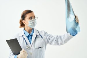 dokter spesialis paru Salatiga dr. Luthfia Sp. P