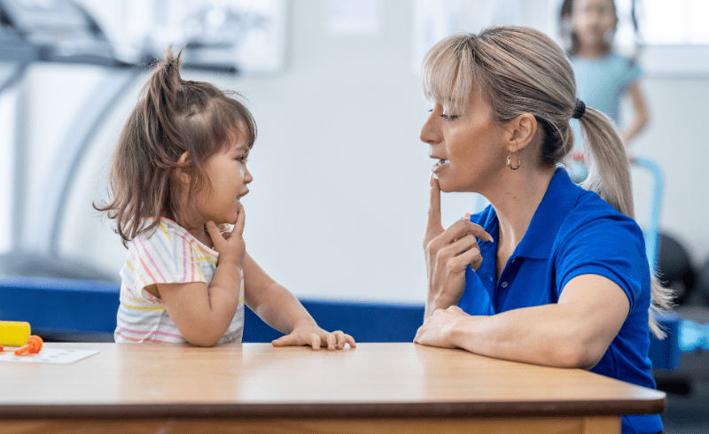 dokter spesialis fisioterapi Banjarnegara dr. Evy Natalia Sp. KFR