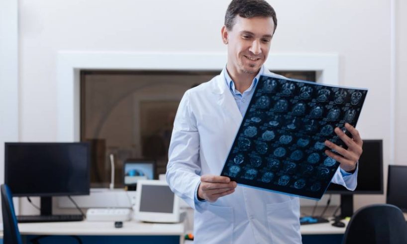 dokter spesialis saraf Sukoharjo dr. Herry Sp. S