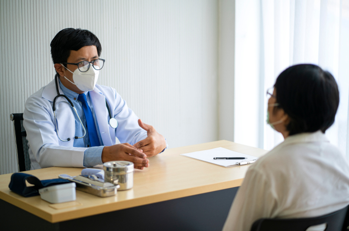 Dokter Spesialis Penyakit Dalam Wonogiri, dr. Riezky, Sp. PD