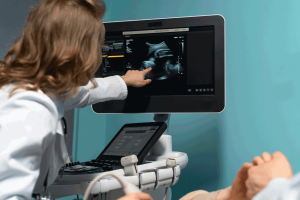 dokter kandungan perempuan Surakarta dr. Nuri Dyah Sp. OG