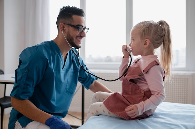 dokter spesialis anak Hulu Sungai Tengah dr. Nataniel Sp. A