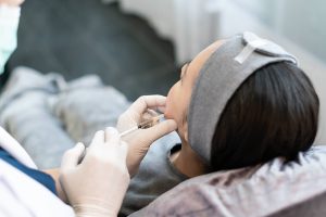 Praktek dr. Kun Anggi, Sp.DVE, Dokter Spesialis Kulit Tanah Laut