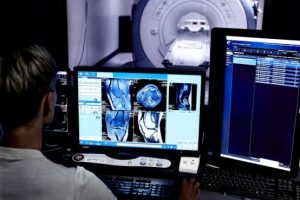 dokter spesialis radiologi Tanah Bumbu dr. Nazmi Sp. Rad