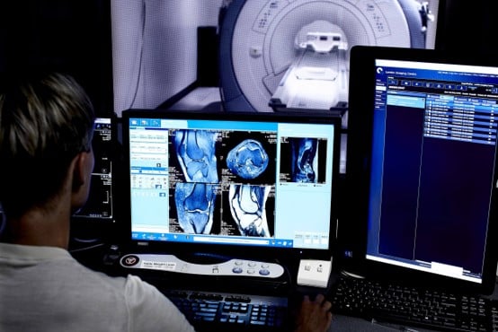 dokter spesialis radiologi Tanah Bumbu dr. Nazmi Sp. Rad