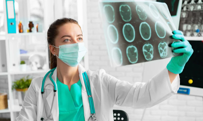 dokter spesialis saraf Hulu Sungai Selatan dr. Rustina Sp. S