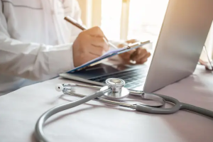 dr. Amarisa, Sp.PD, Dokter Spesialis Penyakit Dalam Kotabaru