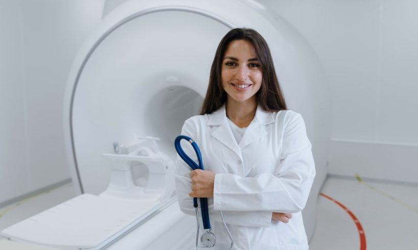 dokter spesialis radiologi Hulu Sungai Utara dr. Laura Sp. Rad