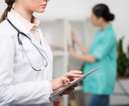 dokter spesialis penyakit dalam Bantul dr. Novi