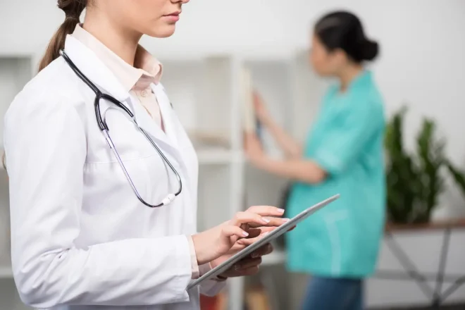 dokter spesialis penyakit dalam Bantul dr. Novi